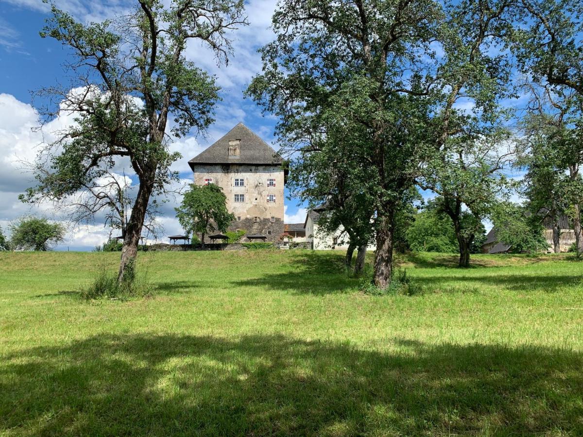 Schloss Moosburg Gaestehaus ภายนอก รูปภาพ