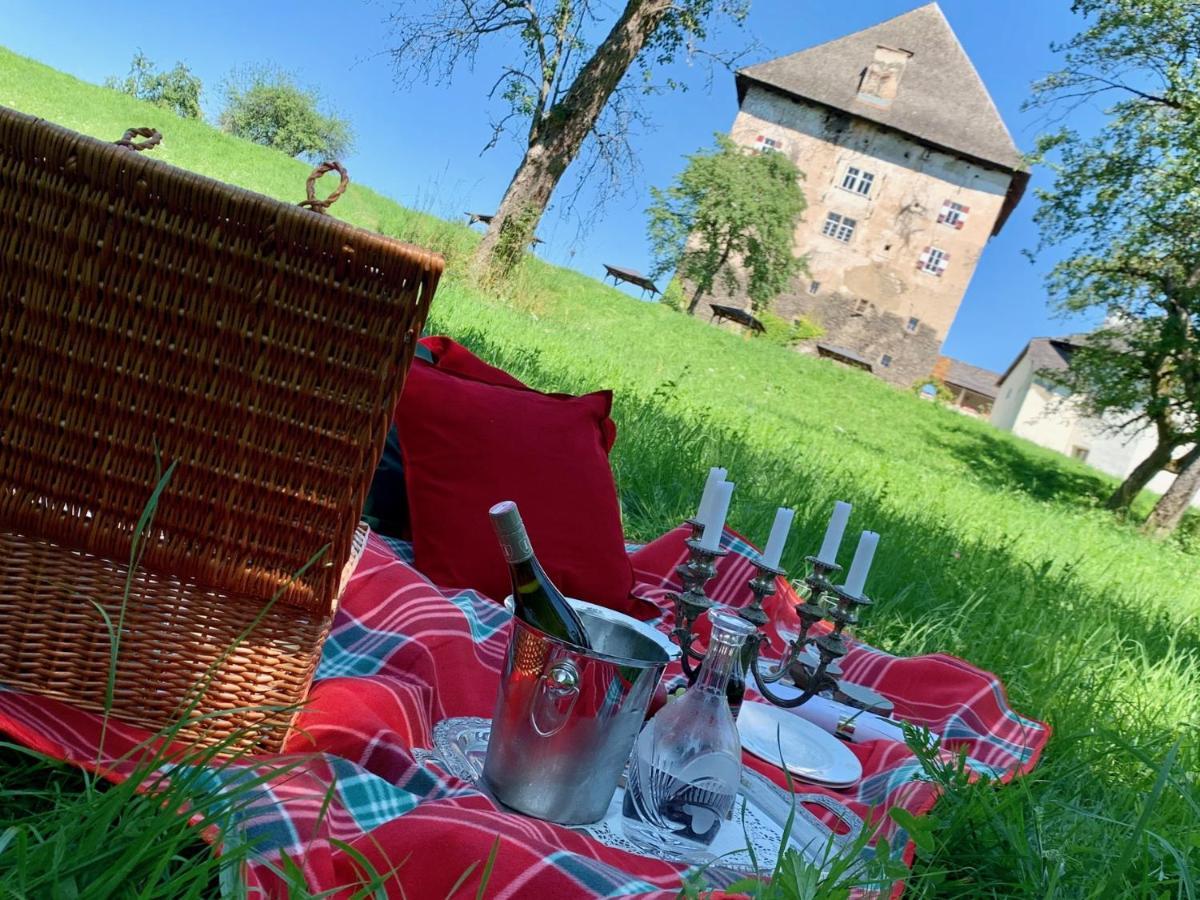 Schloss Moosburg Gaestehaus ภายนอก รูปภาพ