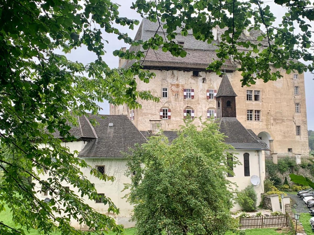 Schloss Moosburg Gaestehaus ภายนอก รูปภาพ