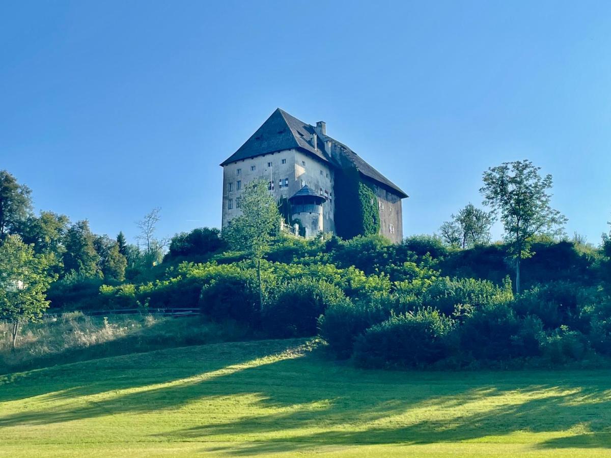 Schloss Moosburg Gaestehaus ภายนอก รูปภาพ
