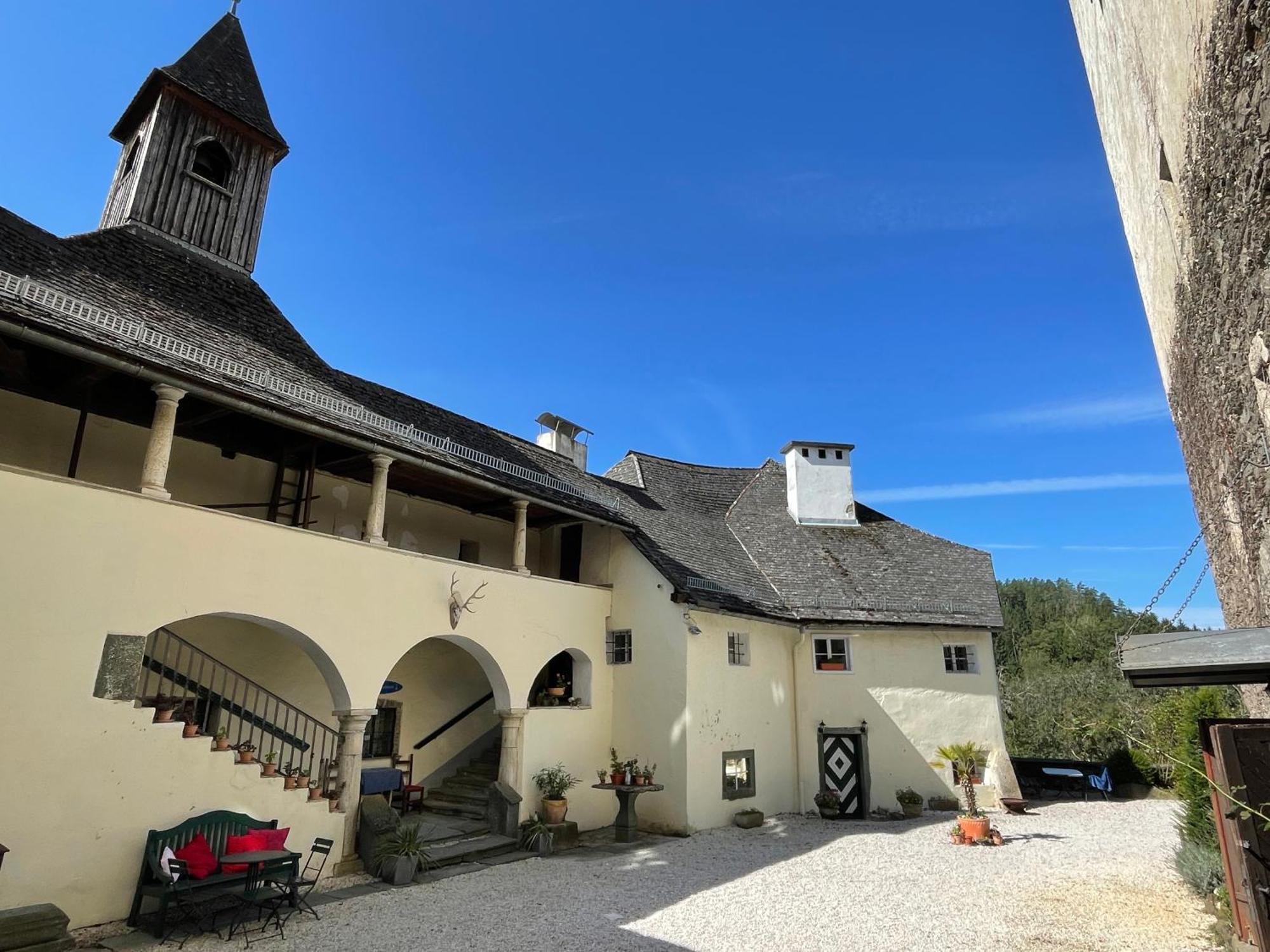 Schloss Moosburg Gaestehaus ภายนอก รูปภาพ