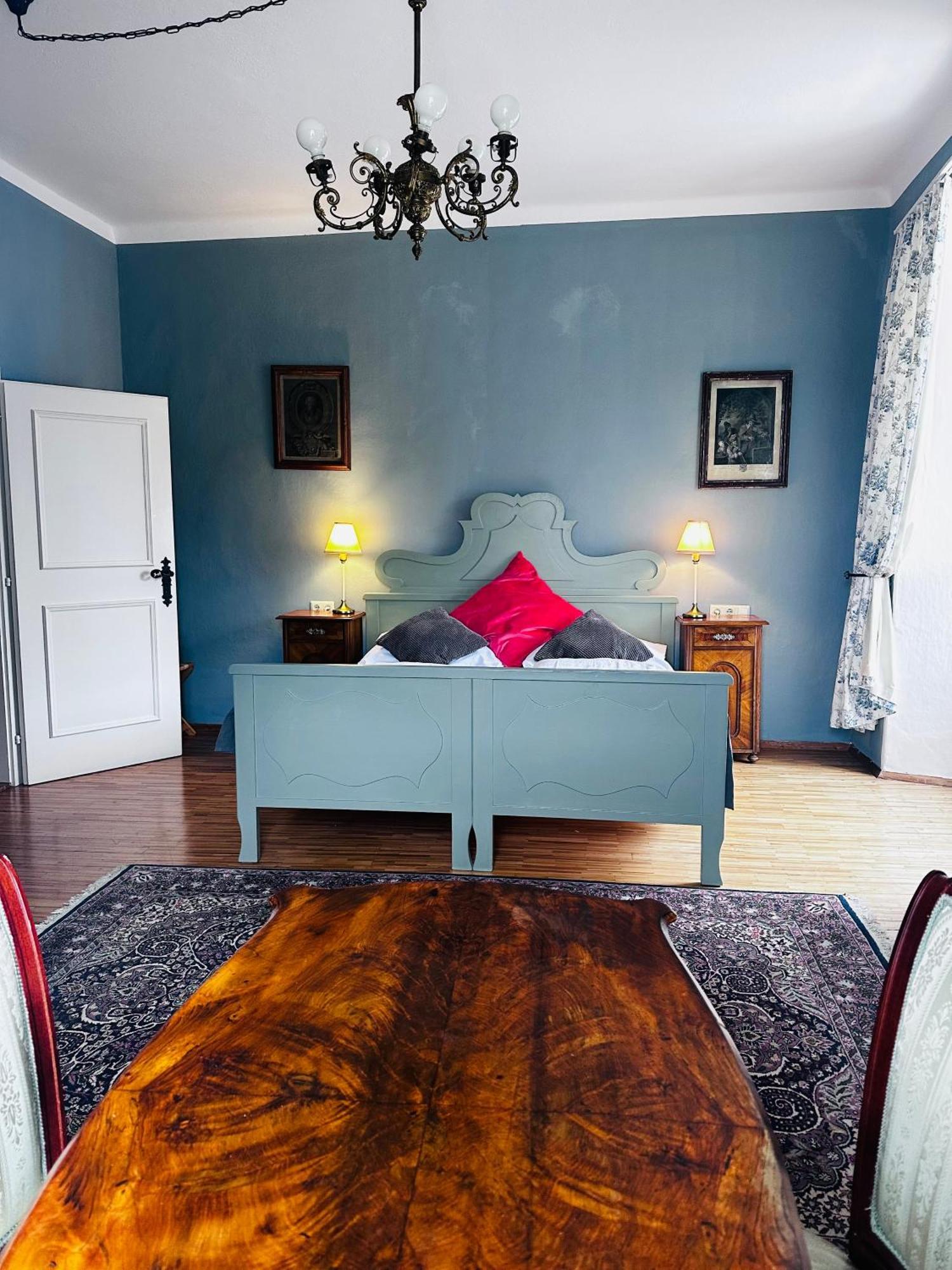 Schloss Moosburg Gaestehaus ภายนอก รูปภาพ