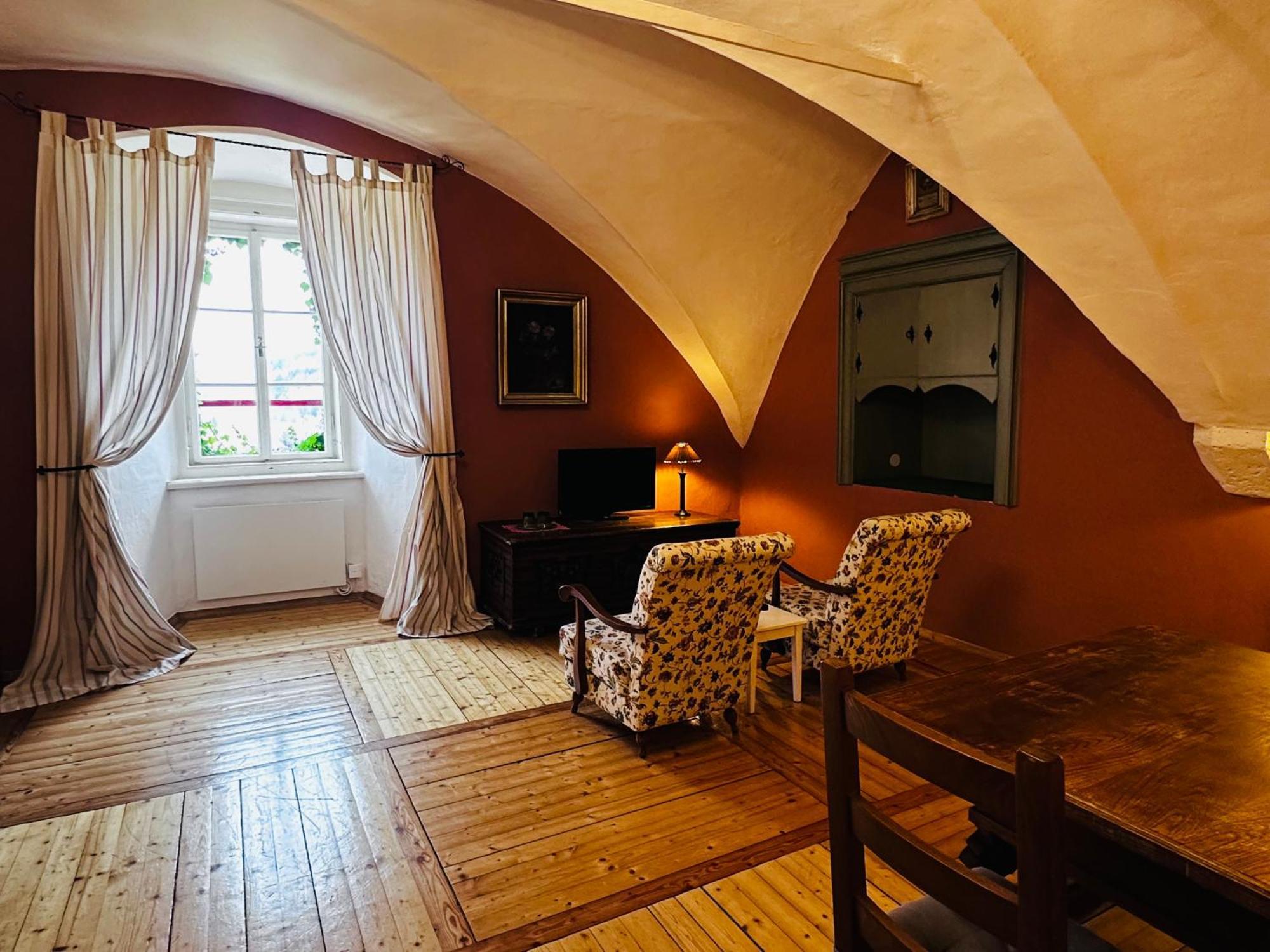 Schloss Moosburg Gaestehaus ภายนอก รูปภาพ